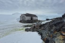 snow-hill-island-hut Archaeology